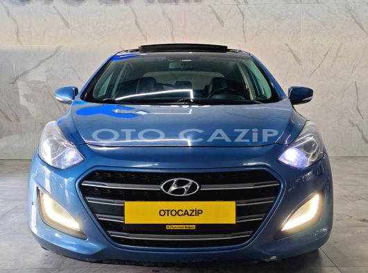 HYUNDAİ İ30 1.6 CRDI ELİTE DCT TEK BOYA TRAMERSİZ FULL CAM TAVAN !!